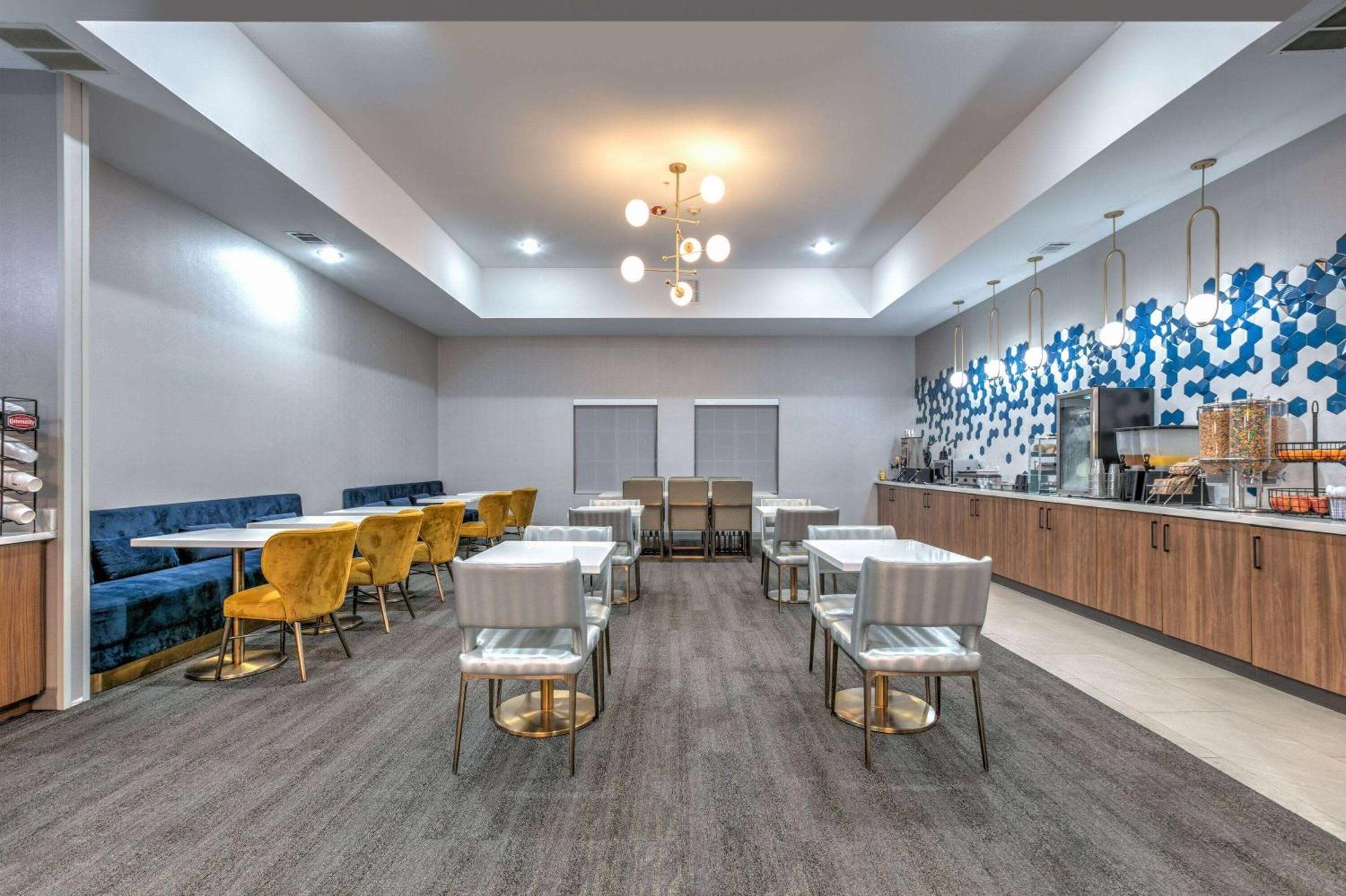 Hotel La Quinta By Wyndham Decatur Extérieur photo