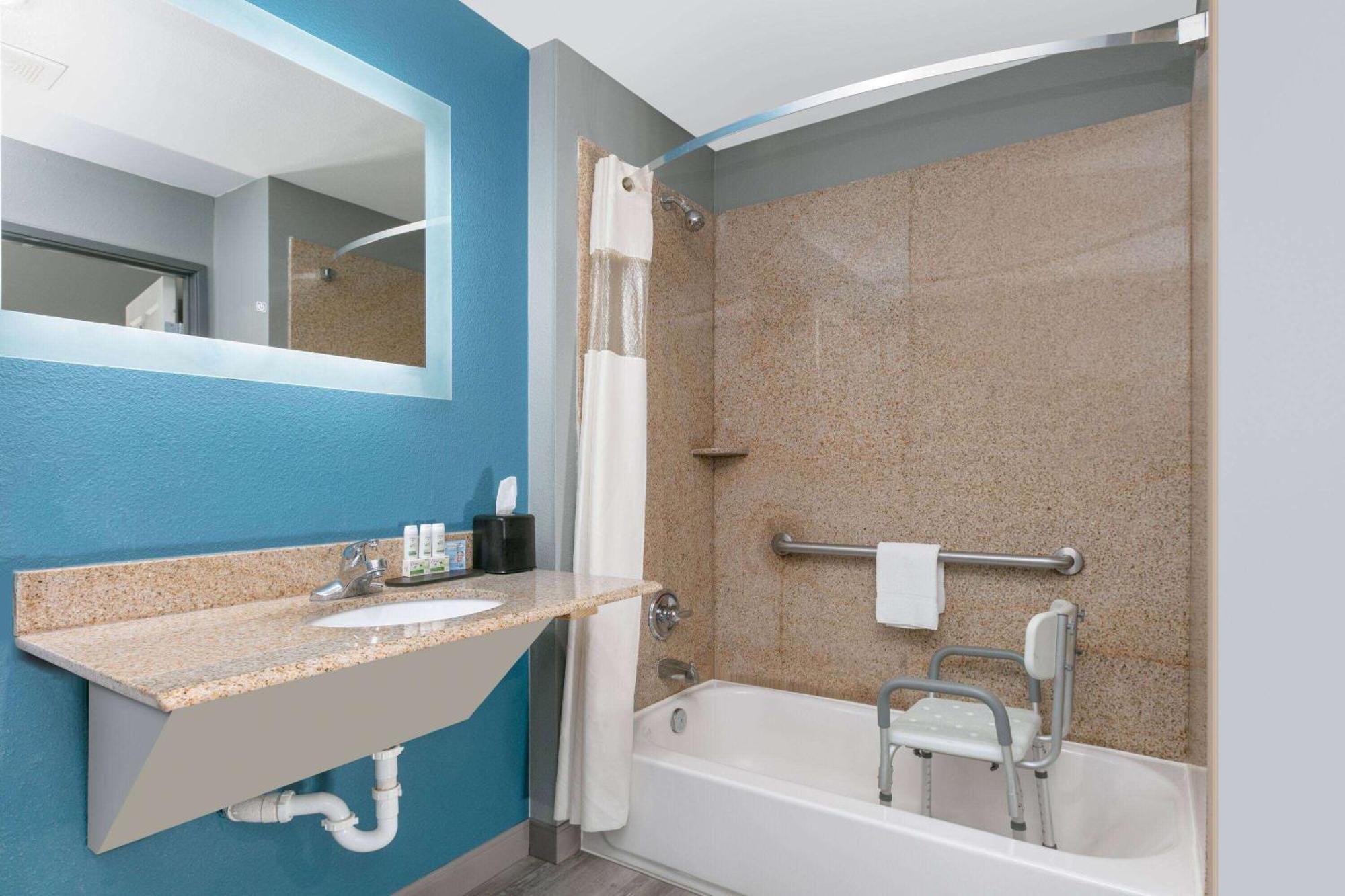 Hotel La Quinta By Wyndham Decatur Extérieur photo