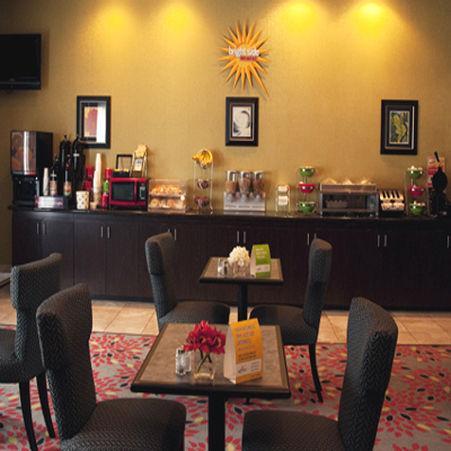 Hotel La Quinta By Wyndham Decatur Restaurant photo